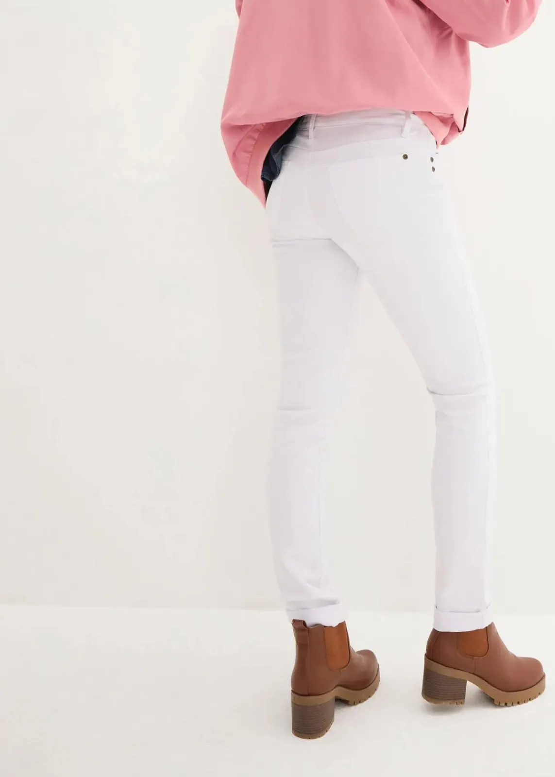 bonprix Jeans|Kurzgrößen|Straight Jeans Mid Waist, Stretch weiß