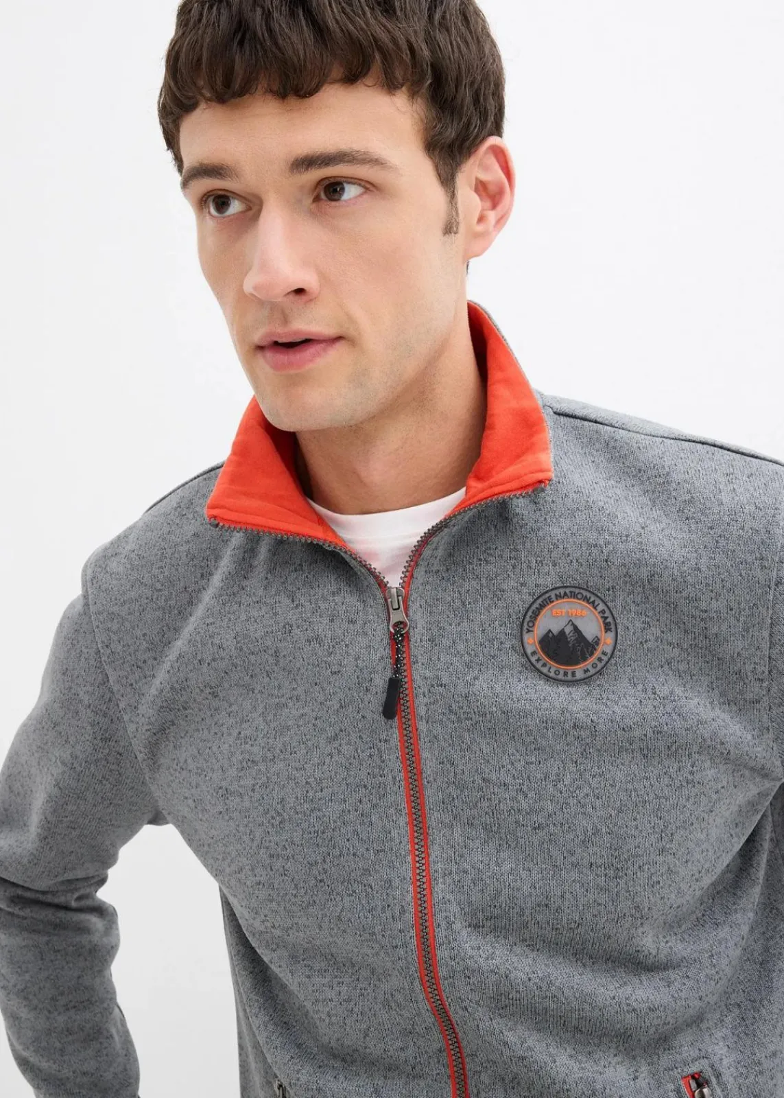 Strick-Fleecejacke mit praktischen Reißverschlusstaschen|bonprix