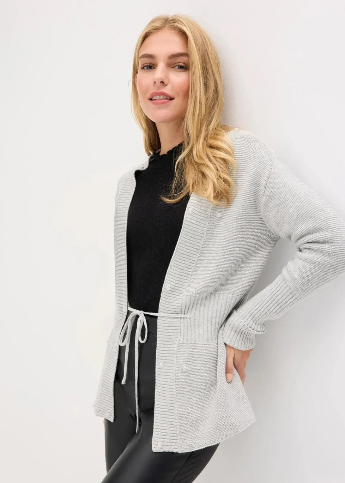 Strickjacke mit abnehmbarem Fellimitat|bonprix Discount