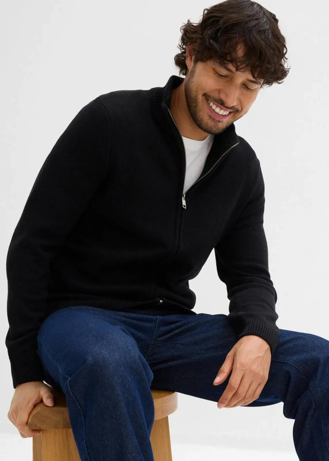 bonprix Pullover & Strickjacken|Basics|Strickjacke mit Stehkragen und recycelter Baumwolle schwarz