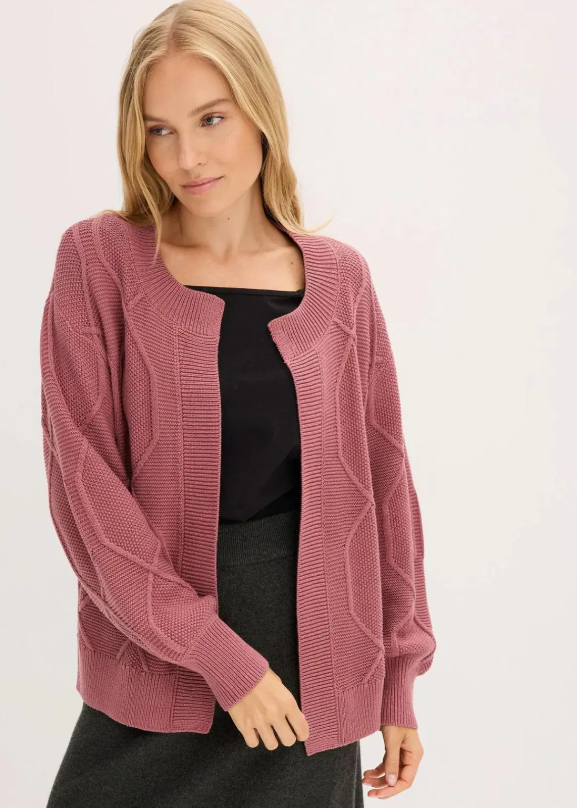 Strickjacke mit Zopfmuster|bonprix