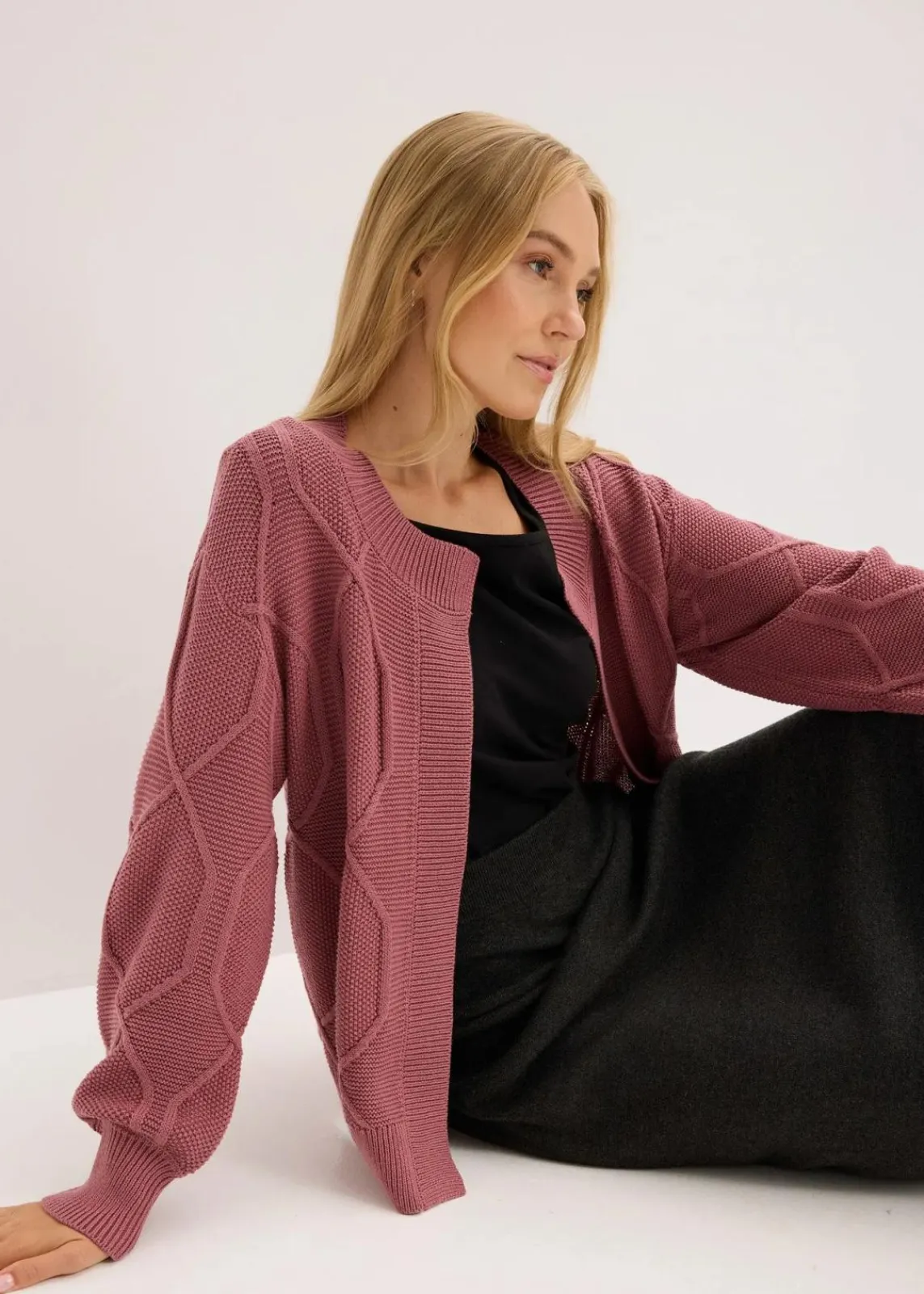 Strickjacke mit Zopfmuster|bonprix