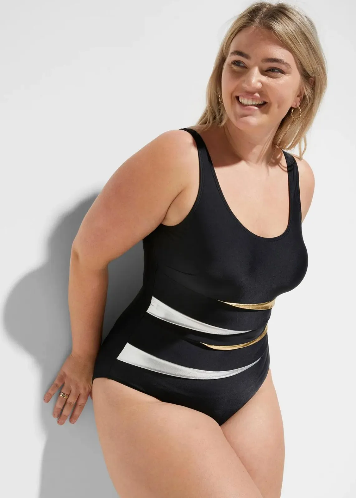 Strong Shape-Badeanzug mit Einsätzen|bonprix Hot