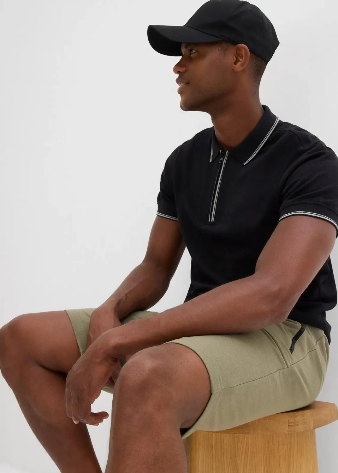 Sweat-Bermuda mit praktischen Reißverschlusstaschen|bonprix Discount