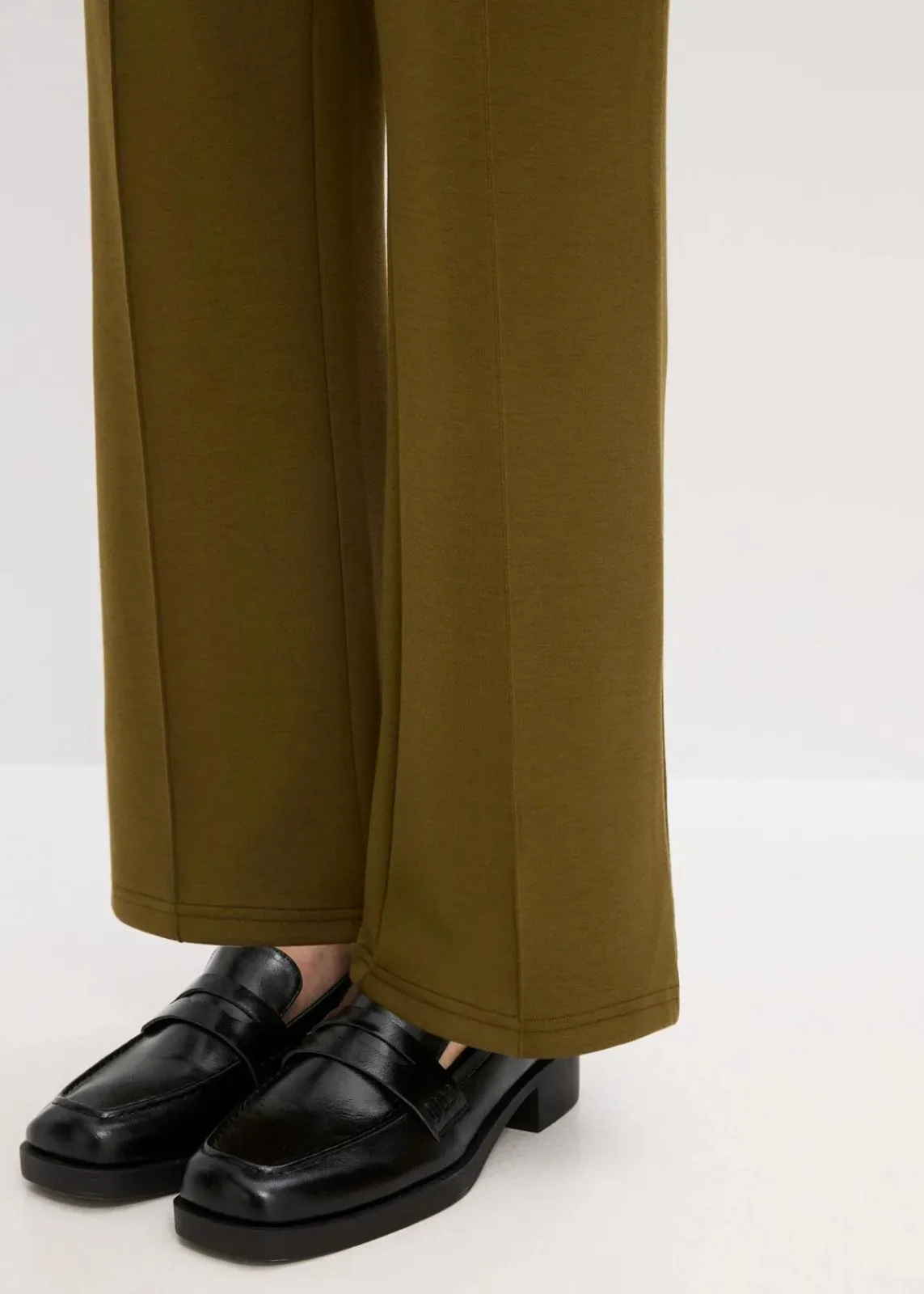 bonprix Hosen|Sweat|Sweathose aus softem Viskose-Mix erdoliv