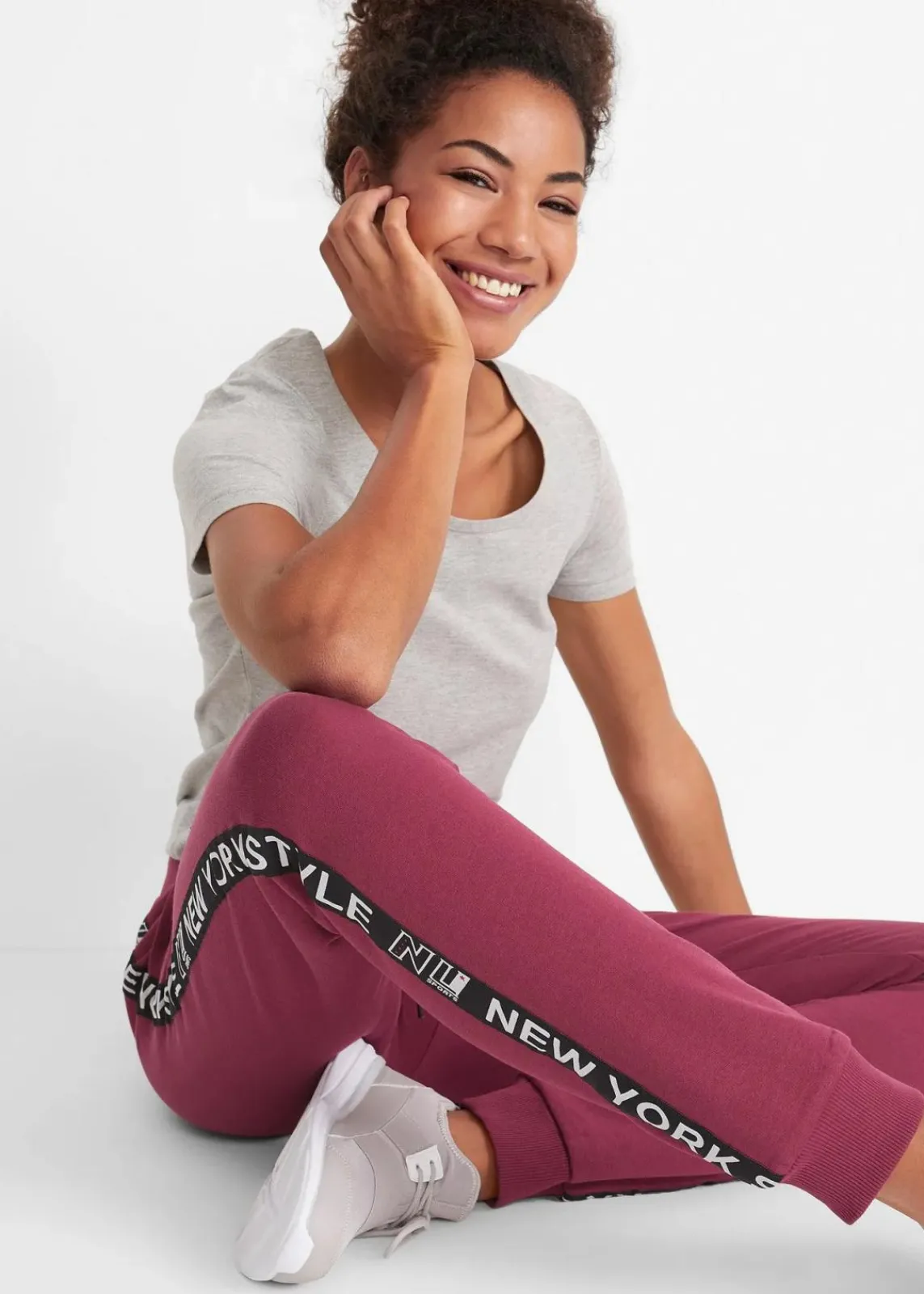 Sweathose mit Bündchen und Statement-Druck|bonprix Online