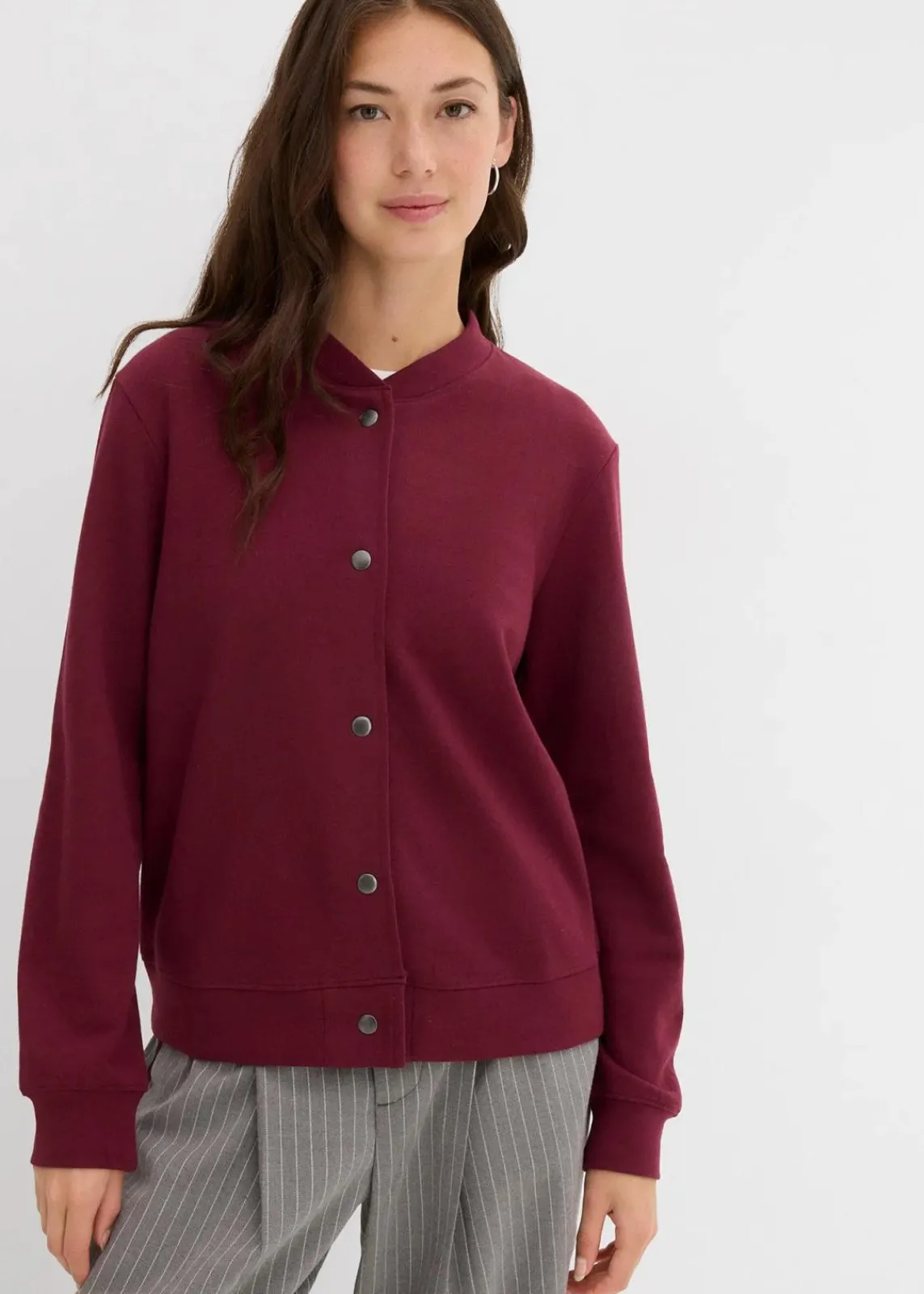 bonprix Nachhaltigere Materialien|Sweat|Sweatjacke mit Knopfleiste ahornrot