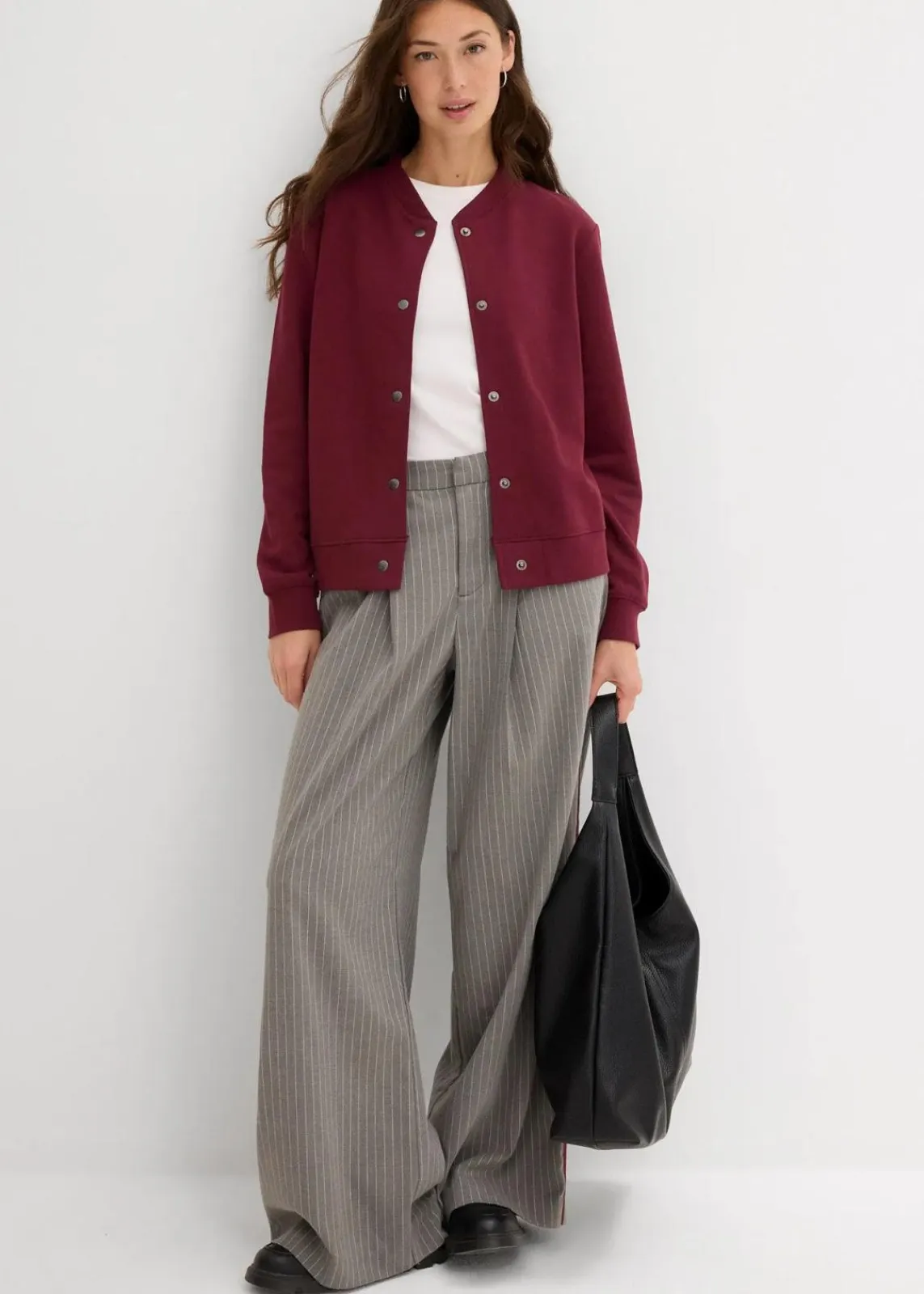 bonprix Nachhaltigere Materialien|Sweat|Sweatjacke mit Knopfleiste ahornrot