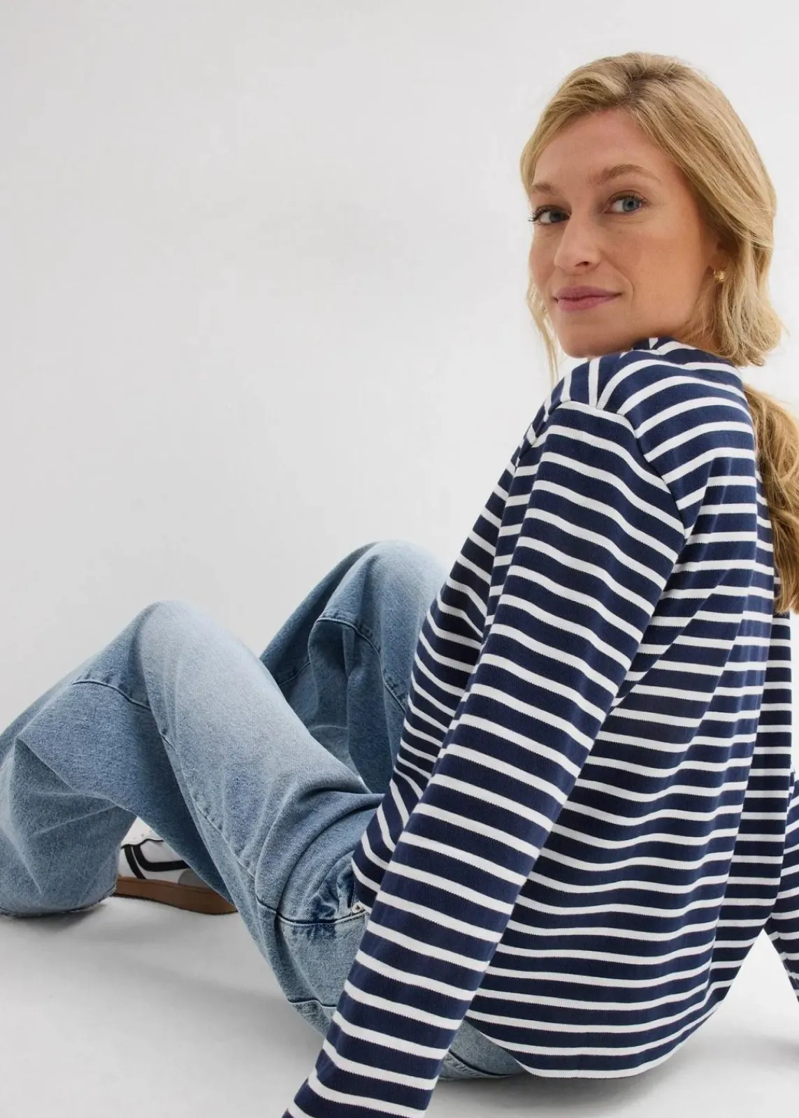 bonprix Sweat|Sweatshirt aus Strukturmaterial dunkelblau/weiß gestreift