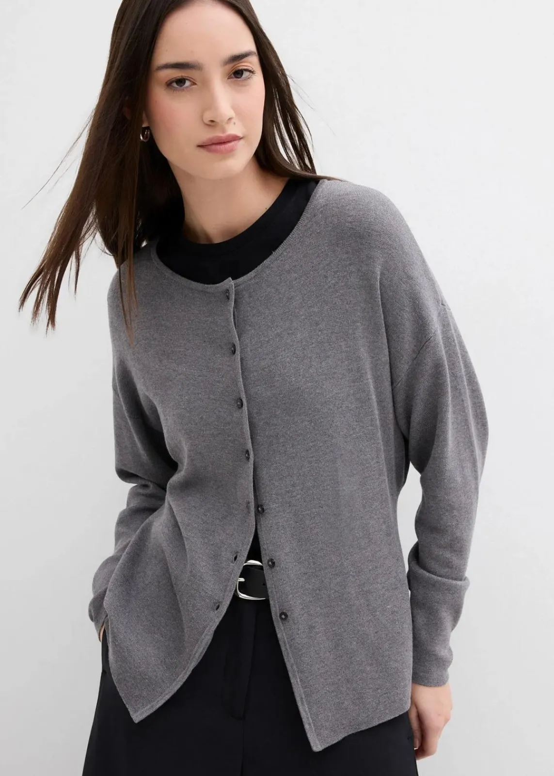 Taillierte Strickjacke aus Viskose-Mix|bonprix Hot