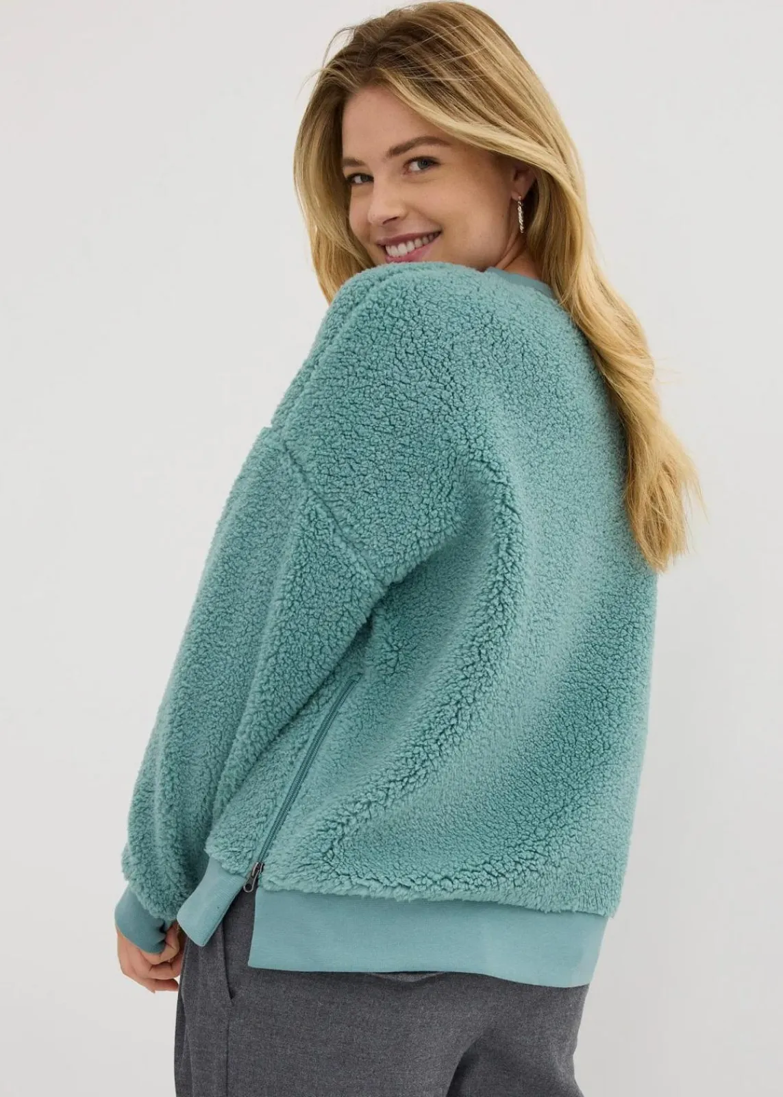 bonprix Sweat|Nachhaltigere Materialien|Teddy-Fleecepullover rauchsalbei