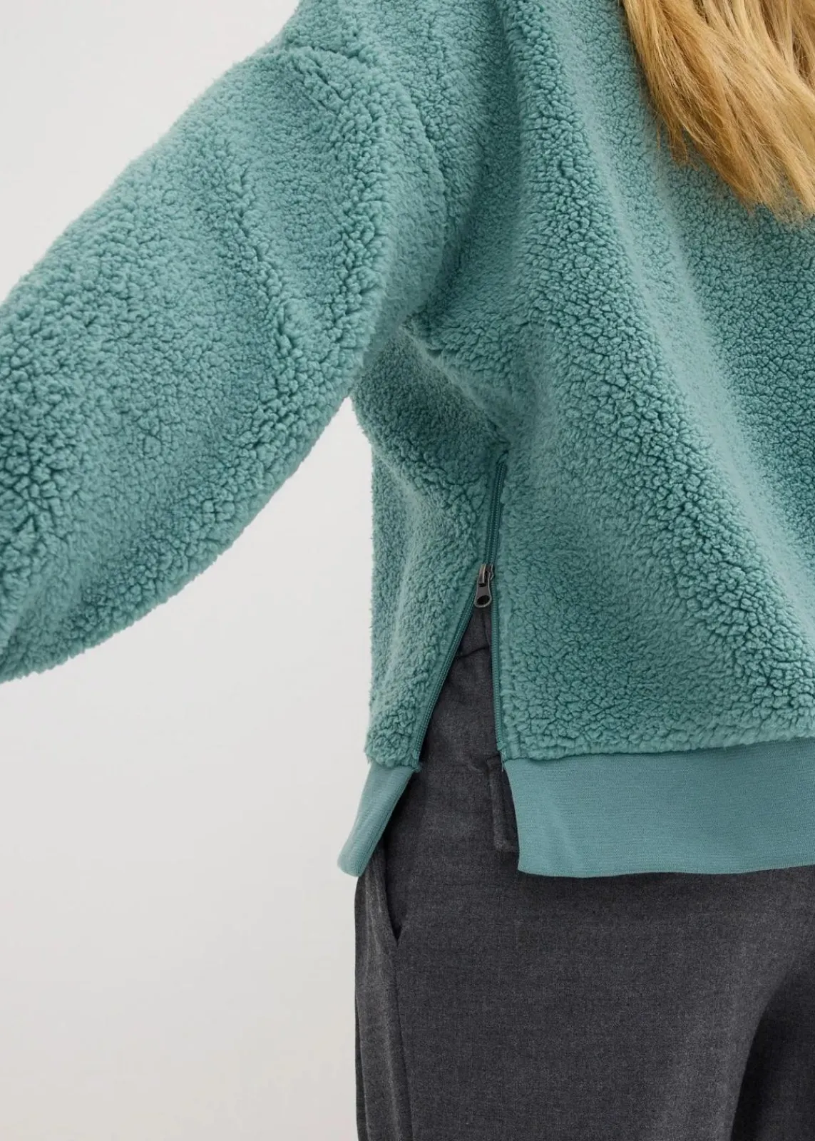 bonprix Sweat|Nachhaltigere Materialien|Teddy-Fleecepullover rauchsalbei