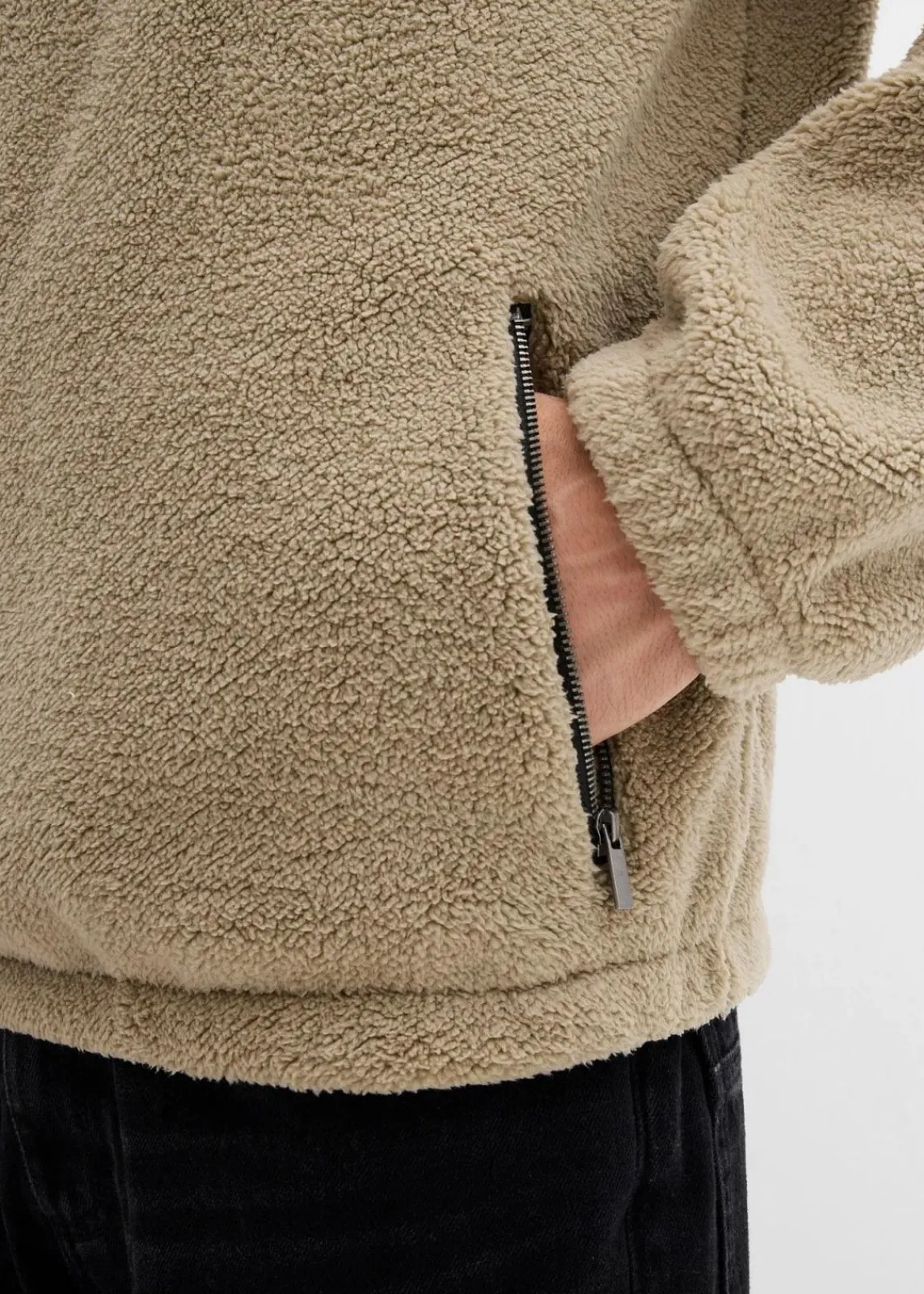 Teddy-Fleecepullover mit praktischen Reißverschlusstaschen|bonprix Hot