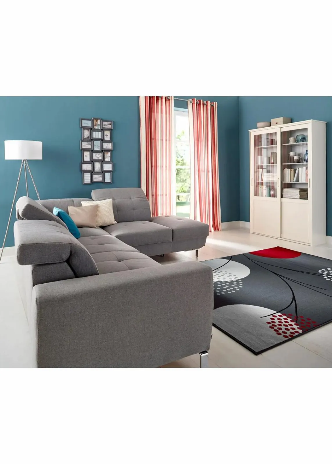 Teppich mit stilisierten Blüten|bonprix Clearance