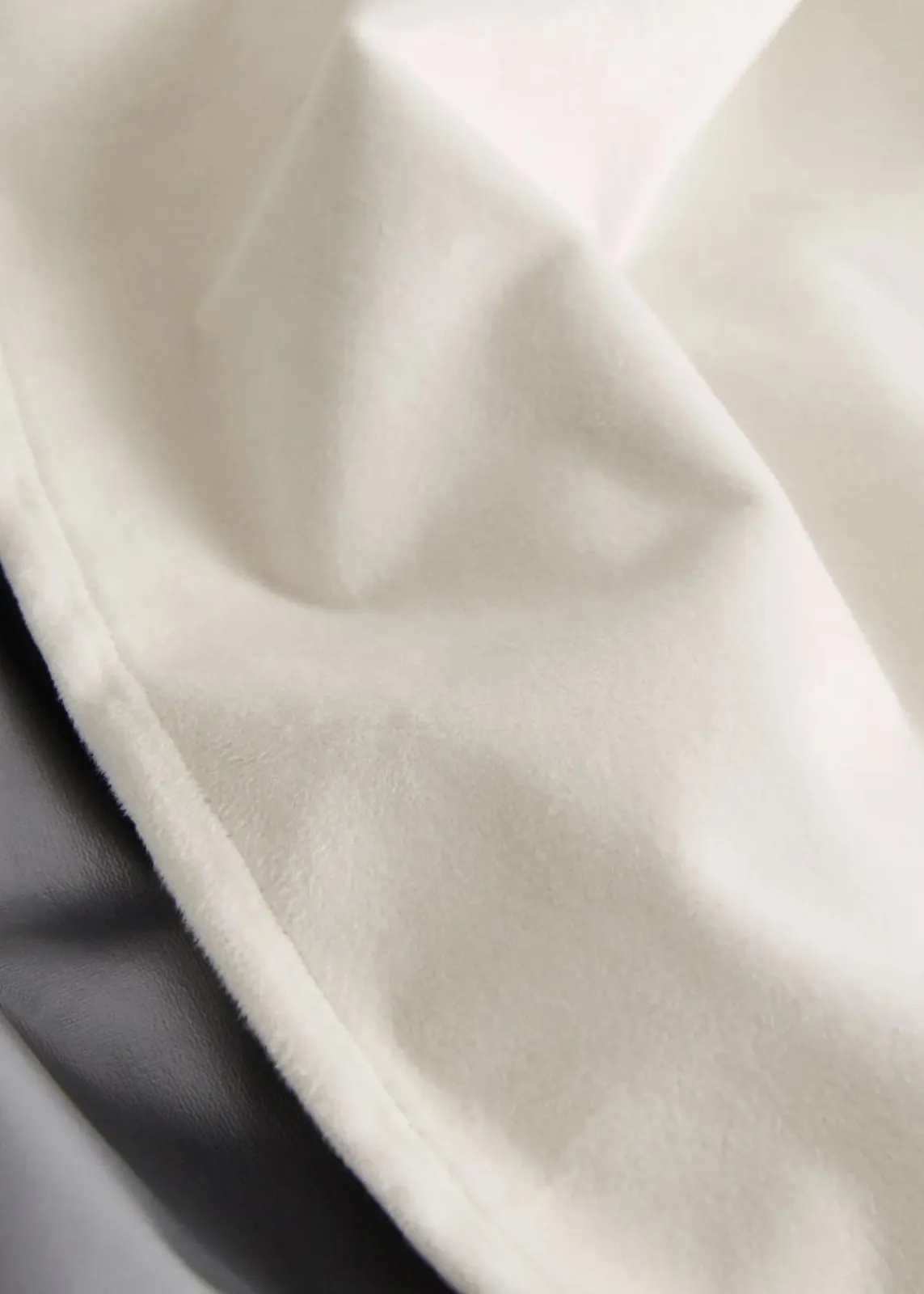 bonprix Vorhänge|Fensterverdunkelung|Thermo Verdunkelungsvorhang mit samtiger Oberfläche (1er Pack) creme