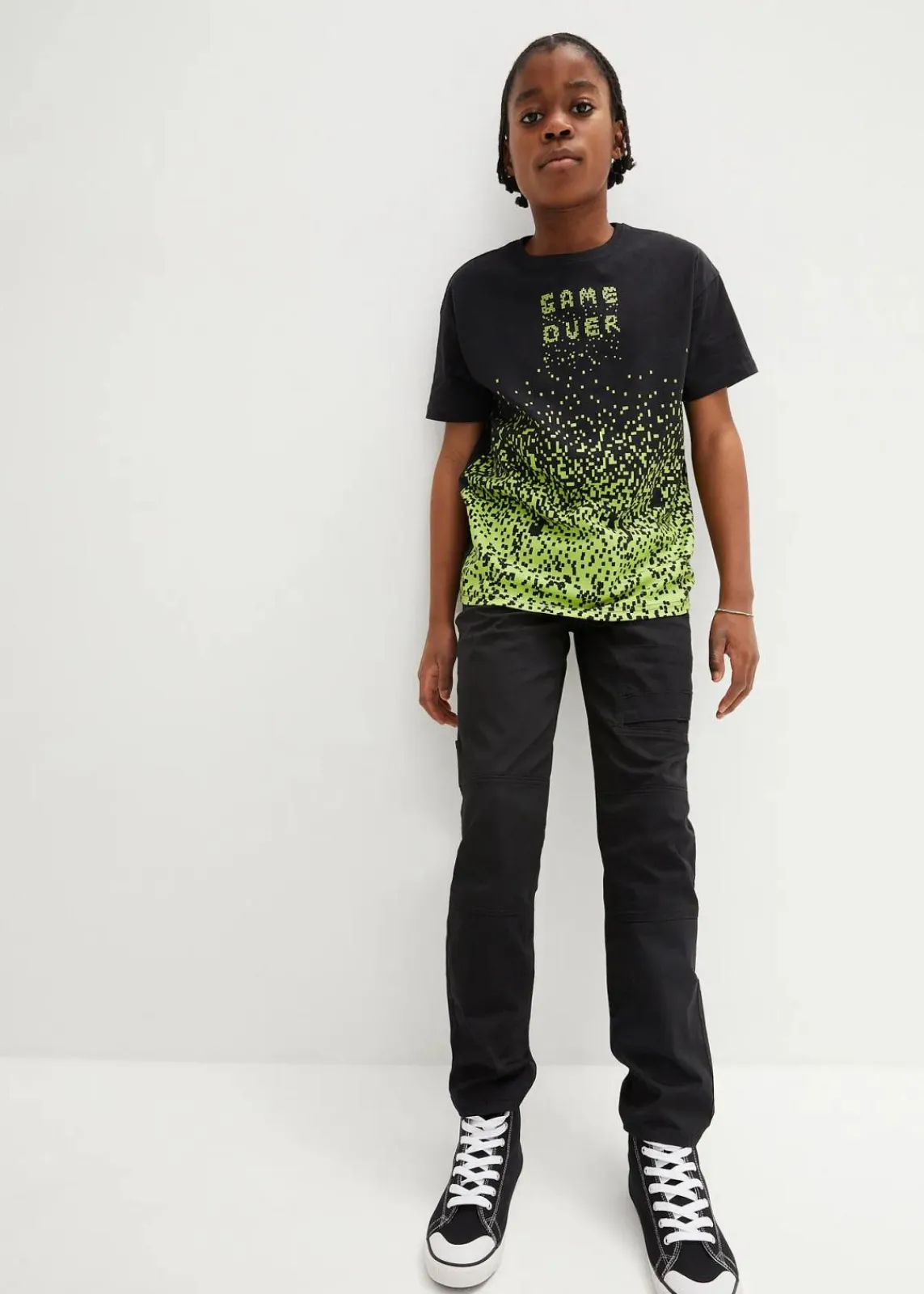 bonprix Jungen 9-16 Jahre·Shirts|Jungen 2-8 Jahre·Nachhaltigere Materialien|T-Shirt aus reiner Bio-Baumwolle schwarz/blattgrün graphisch bedruckt