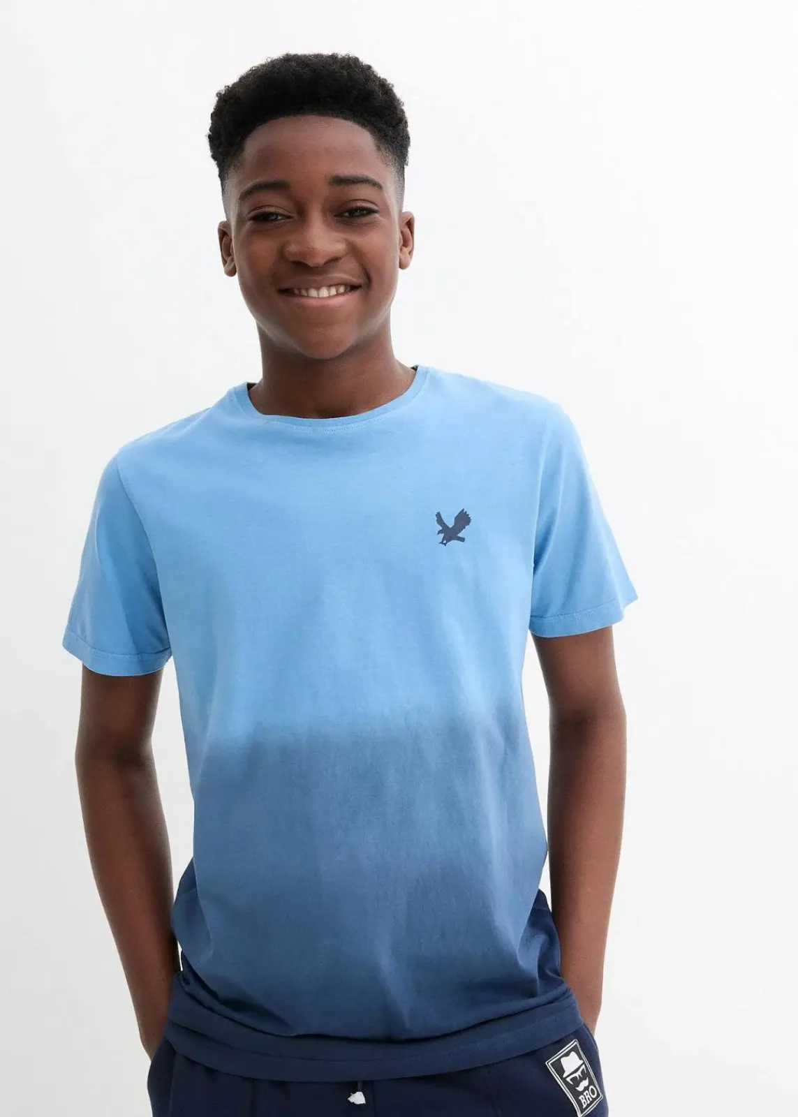 bonprix Jungen 9-16 Jahre·Shirts|Jungen 2-8 Jahre·Nachhaltigere Materialien|T-Shirt mit Farbverlauf aus reiner Bio-Baumwolle kristallblau/dunkelblau bedruckt