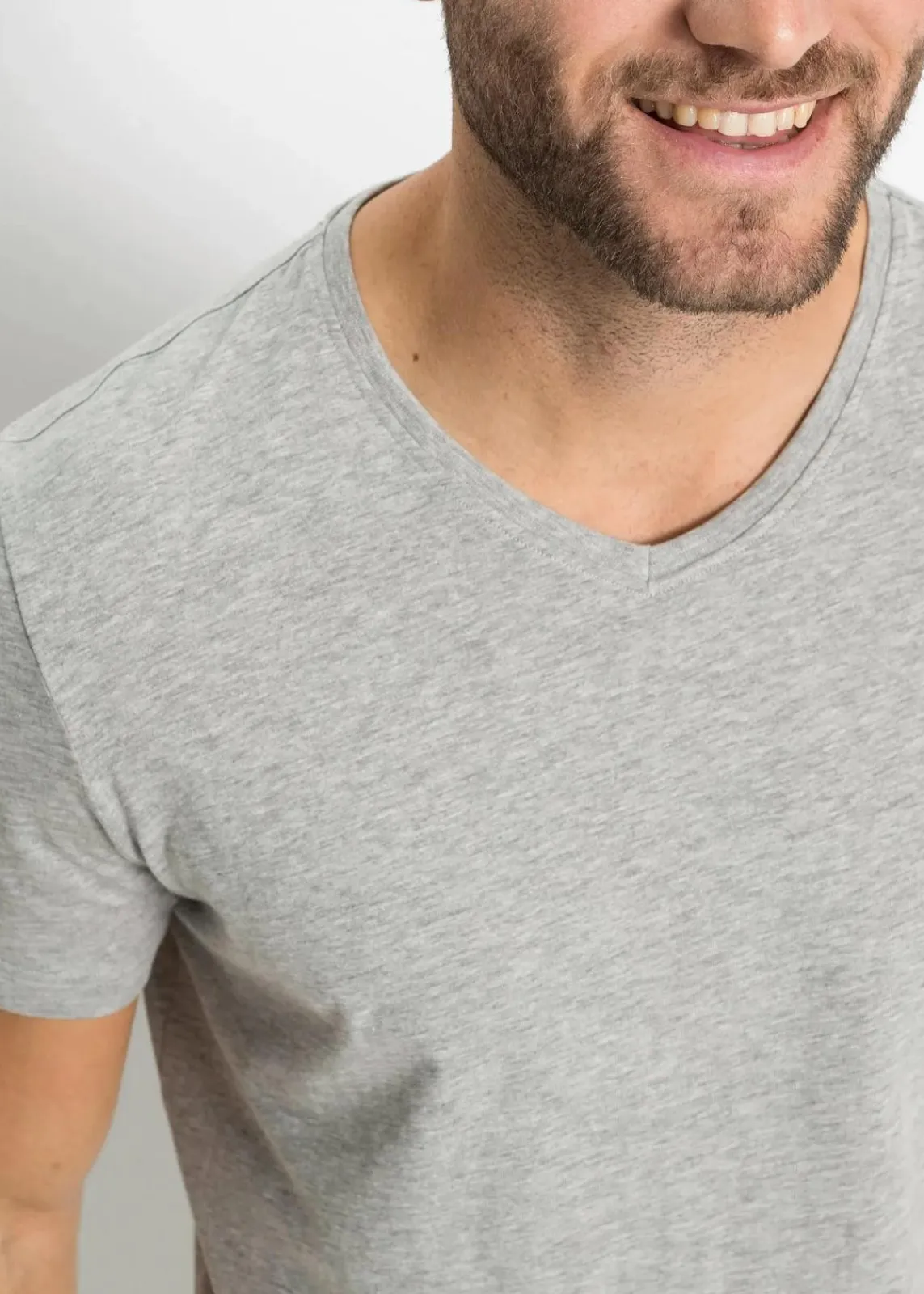 T-Shirt mit V-Ausschnitt (3er Pack)|bonprix Hot