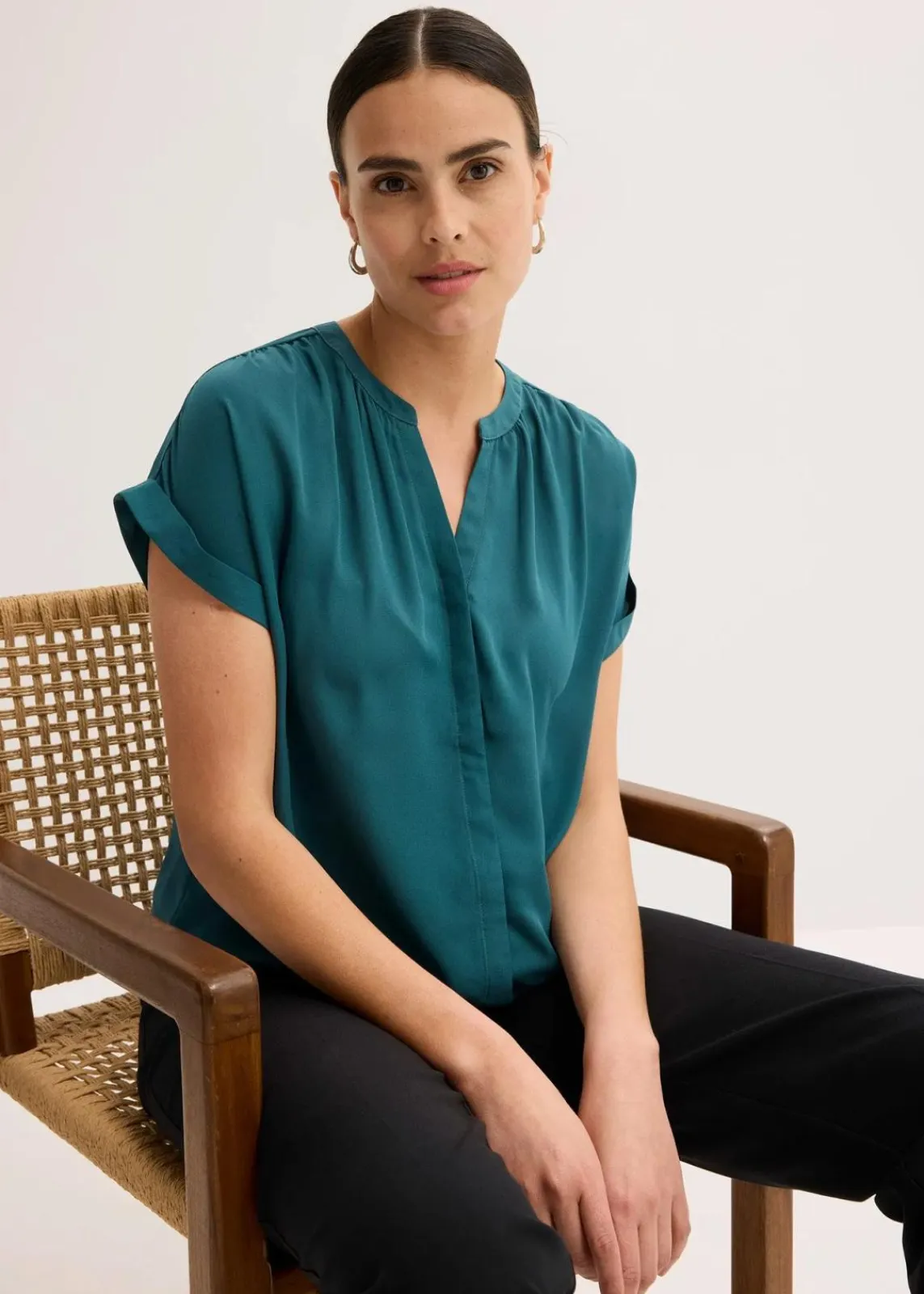 bonprix Blusen & Tuniken|Bekleidung·Jacken & Mäntel|Tunikabluse Georgette pfeffergrün