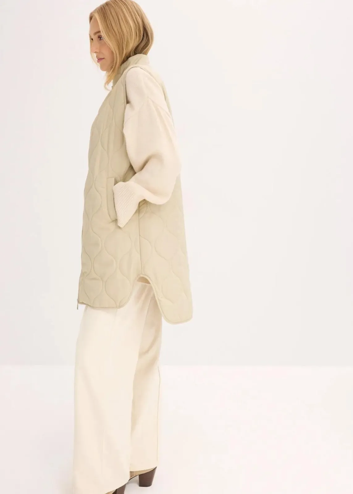 bonprix Bekleidung·Hosen|Jacken & Mäntel|Ultraleichte Steppweste mattschilf