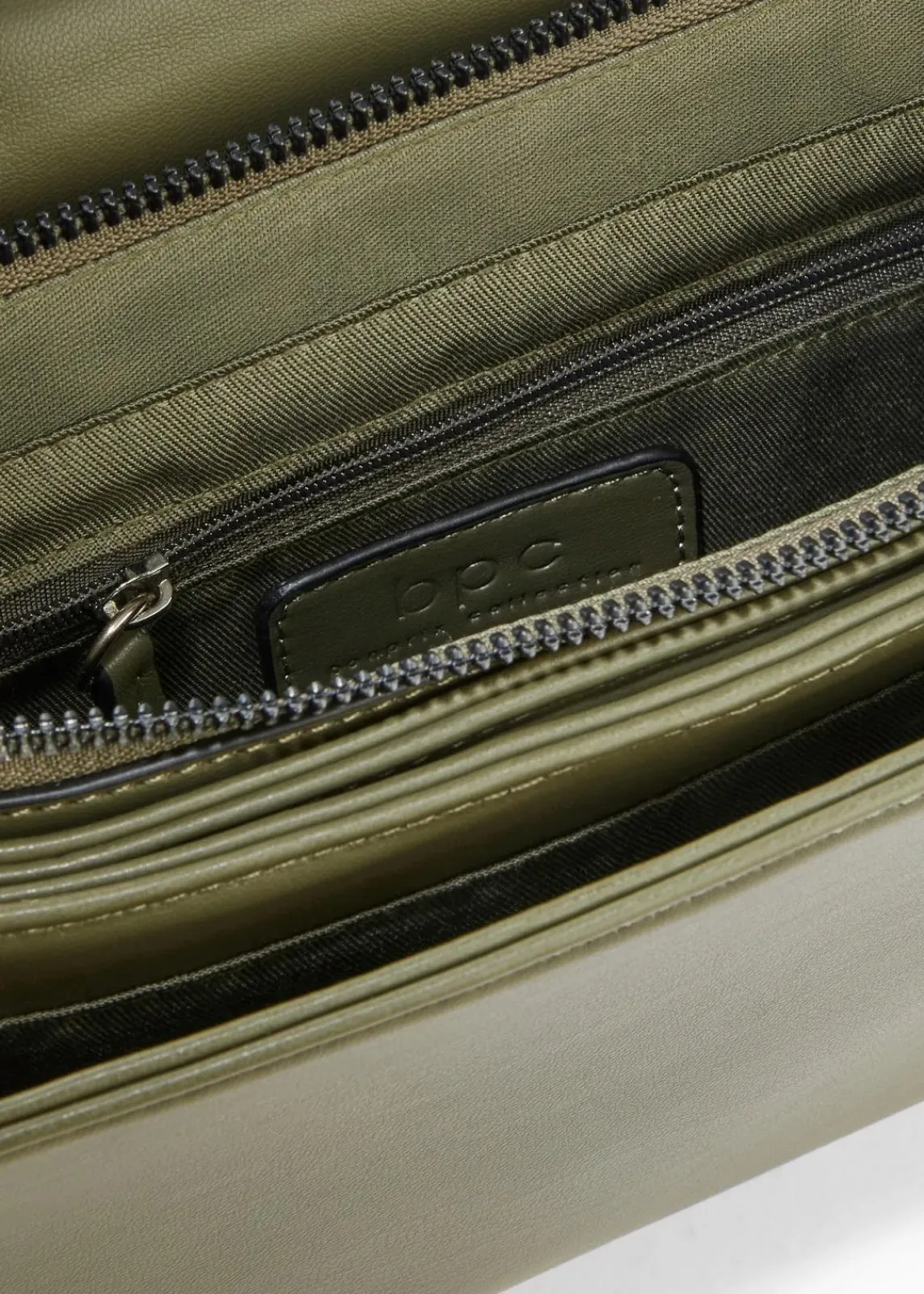 bonprix Taschen|Umhängetasche mit abnehmbarem Taschengurt oliv