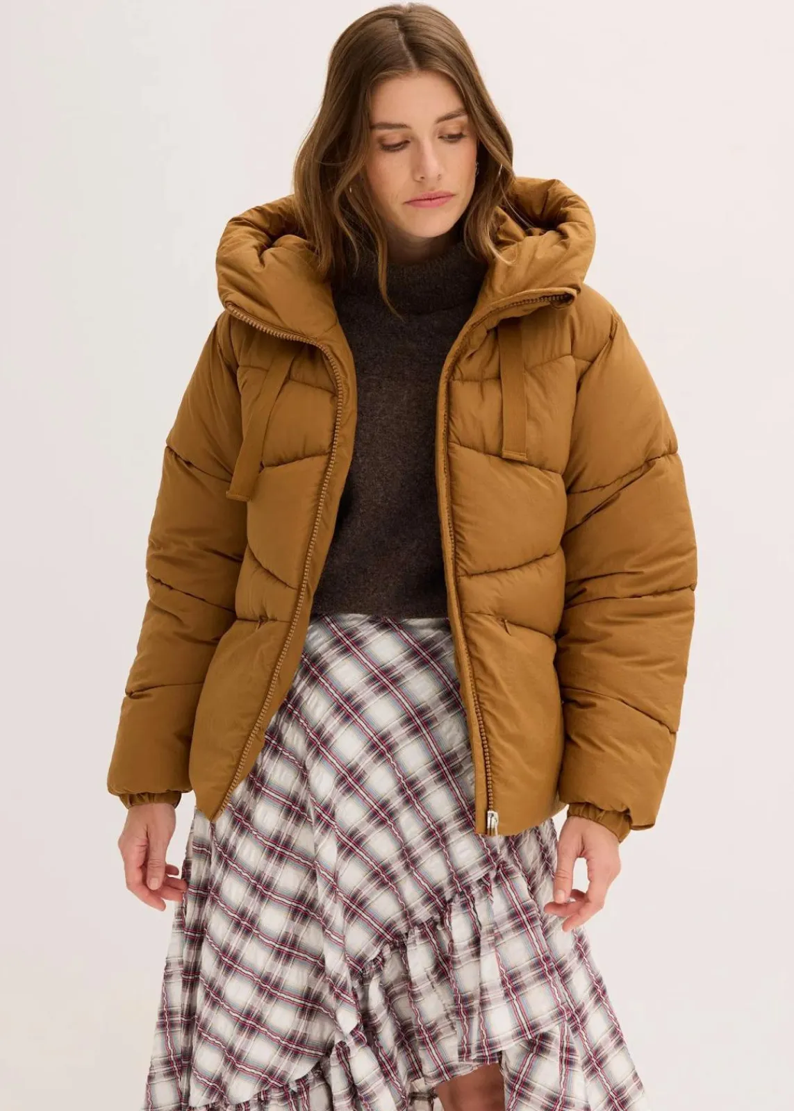 bonprix Bekleidung·Hosen|Jacken & Mäntel|Wasserabweisende Steppjacke cognac braun