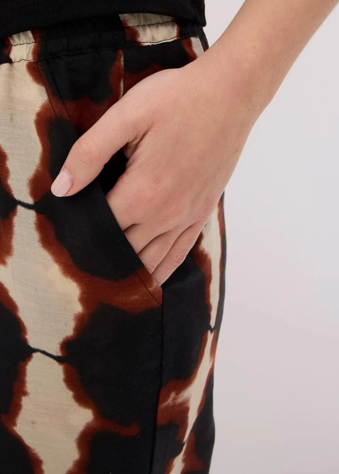 weite Hose mit Batik-Print|bonprix Hot