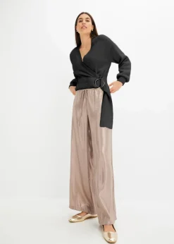 Wickelpullover mit Accessoire|bonprix Hot