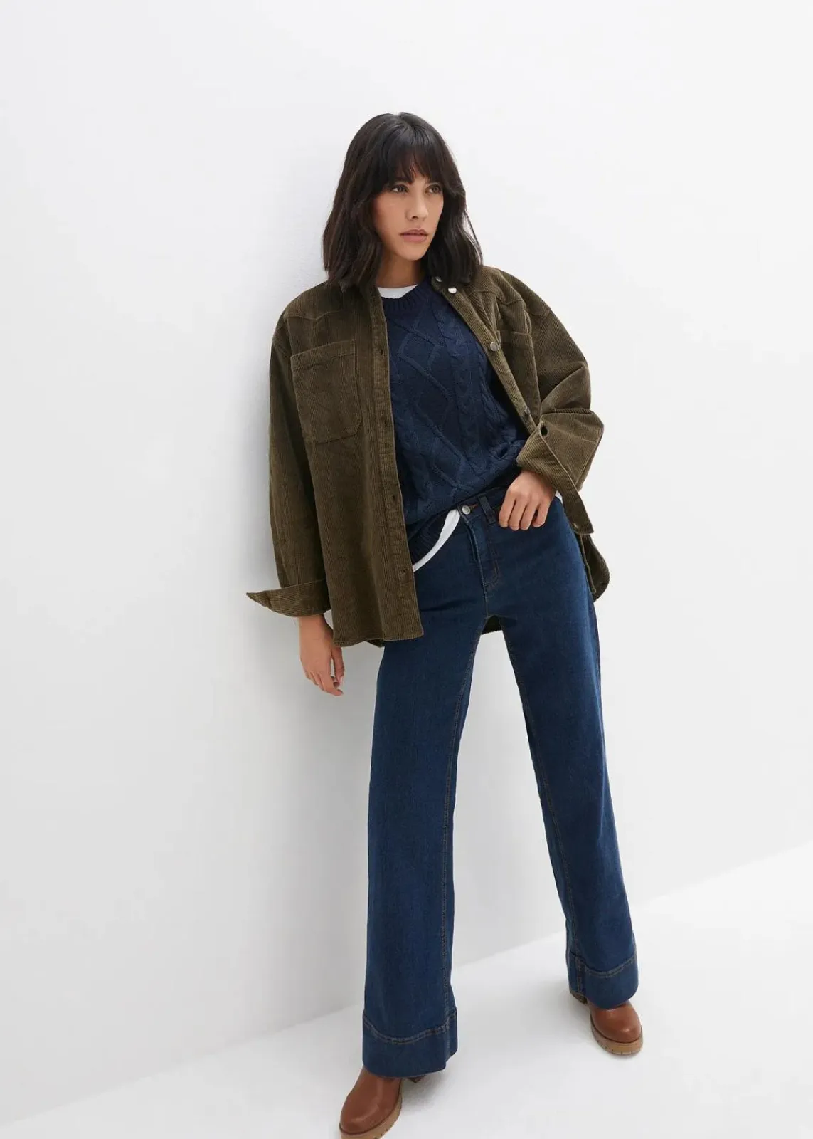 bonprix Jeans|Kurzgrößen|Wide- Leg Jeans Mid Waist, Komfort-Stretch nachtblau denim