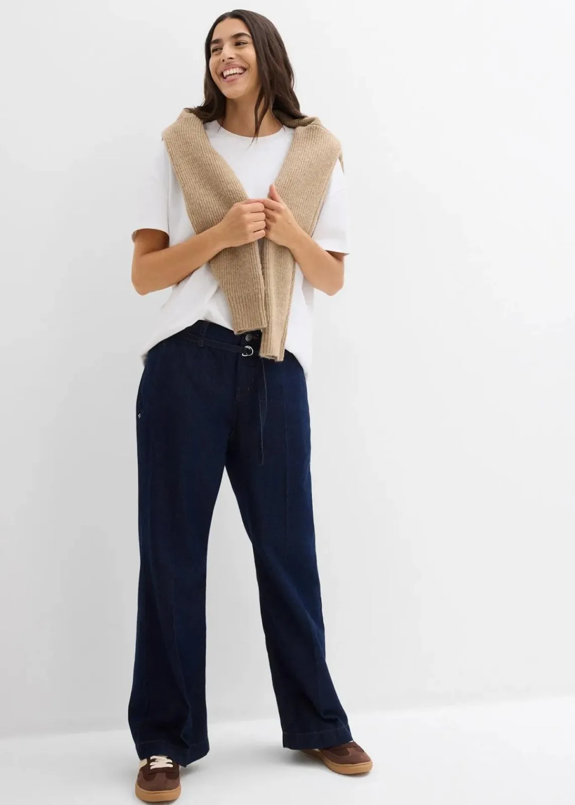 Wide-Leg-Jeans Mid Waist mit Gürtel|bonprix Hot