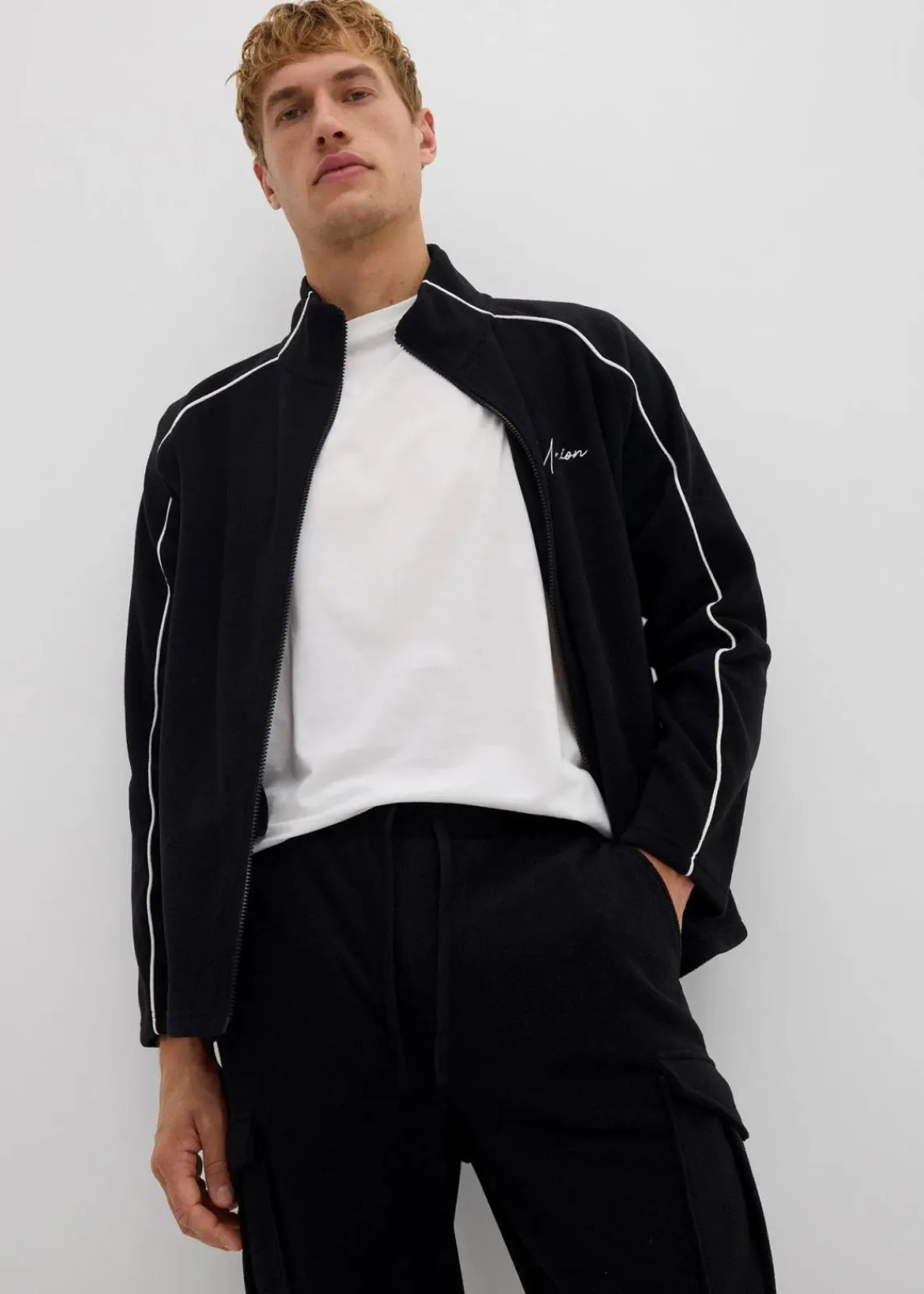 bonprix Sweat|Hosen|wärmende Cargohose in Fleece-Qualität, Regular Fit schwarz